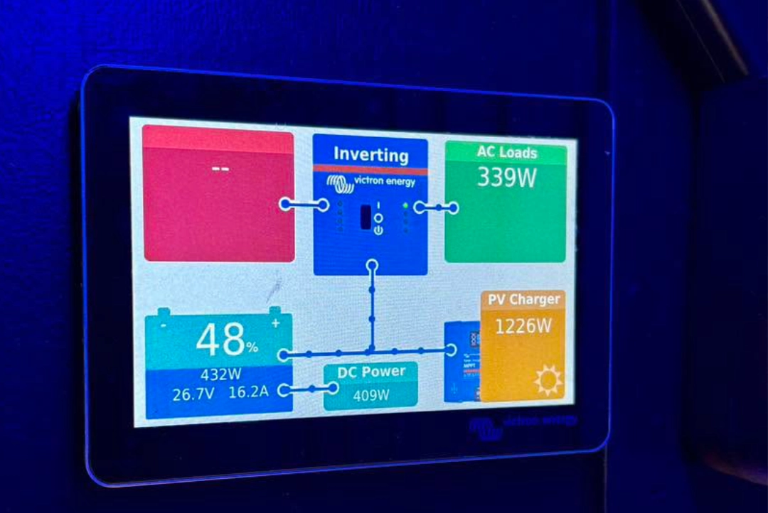 Lithium battery bank and inverter system layout